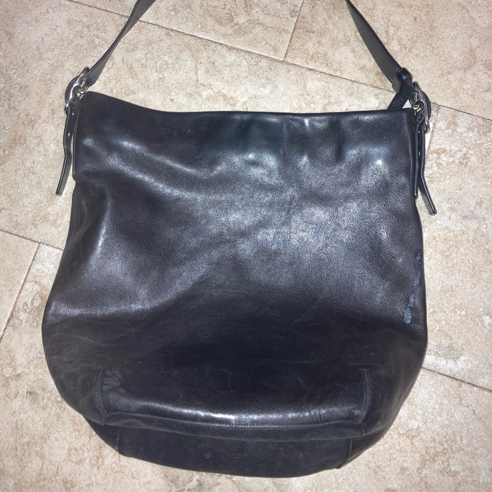 Clearance 🛍 Large black leather handbag.